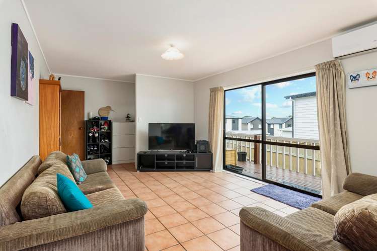 3/6 Harding Avenue Te Atatu South_5