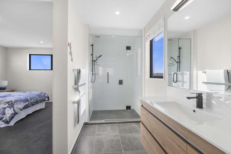 33 Lakeside Drive Pegasus_14