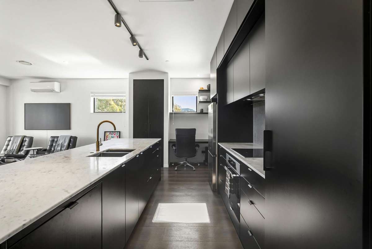 601/6 Dock Street_4