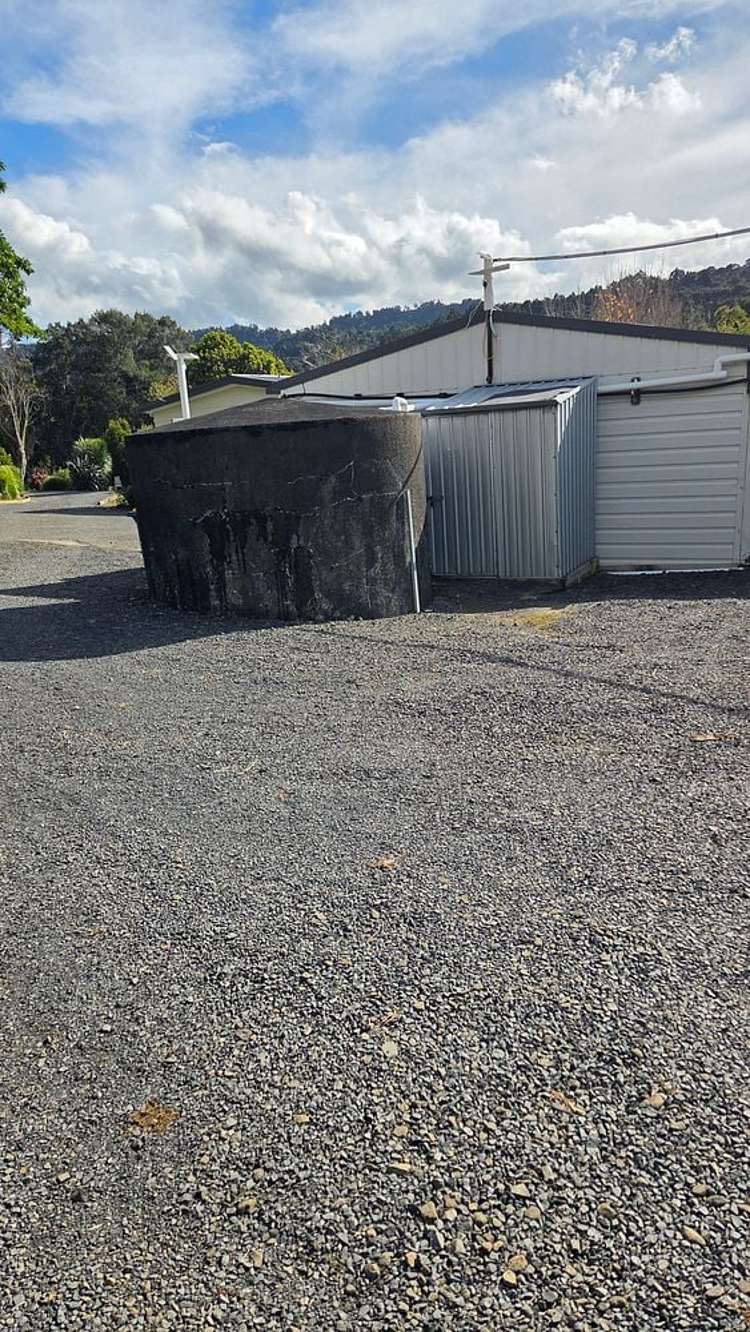 2 Long Road Waitakere_16