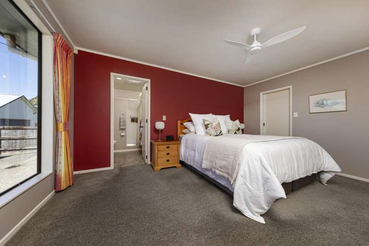 11 Windfall Grove Greenhithe_11