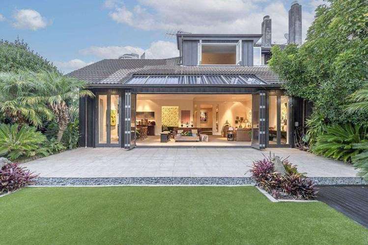 Auckland arts champ sells Herne Bay duplex for over $3.4m