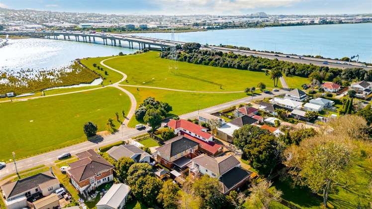 7 Waterfront Road Mangere Bridge_32