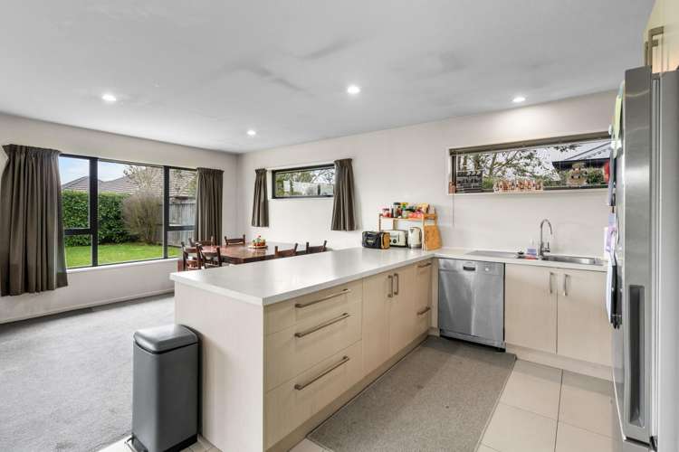38 Little Oaks Drive Yaldhurst_1