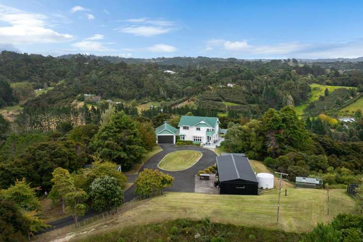 1268 East Coast Road Redvale_21