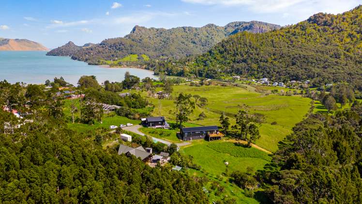 42a Upland Road Huia_29