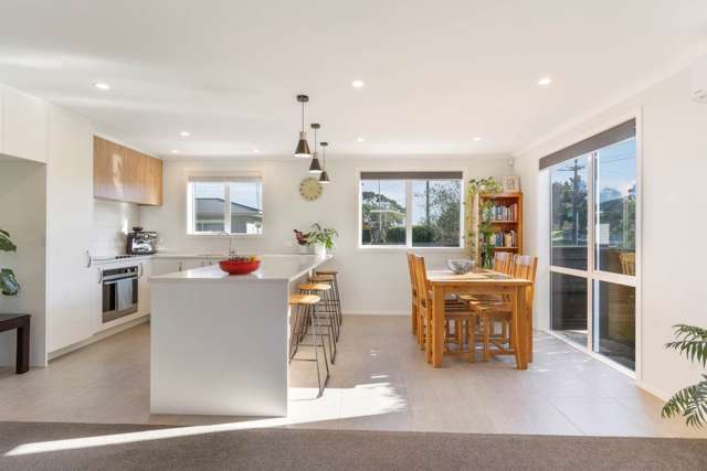 16a Gloria Avenue Te Atatu Peninsula_3