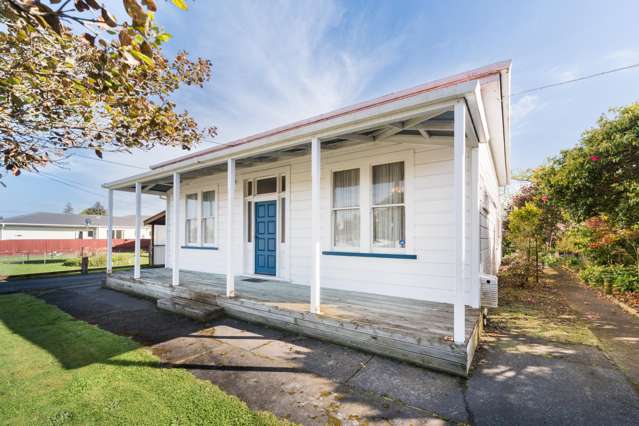 Village Convenience, Country-Sized Backyard