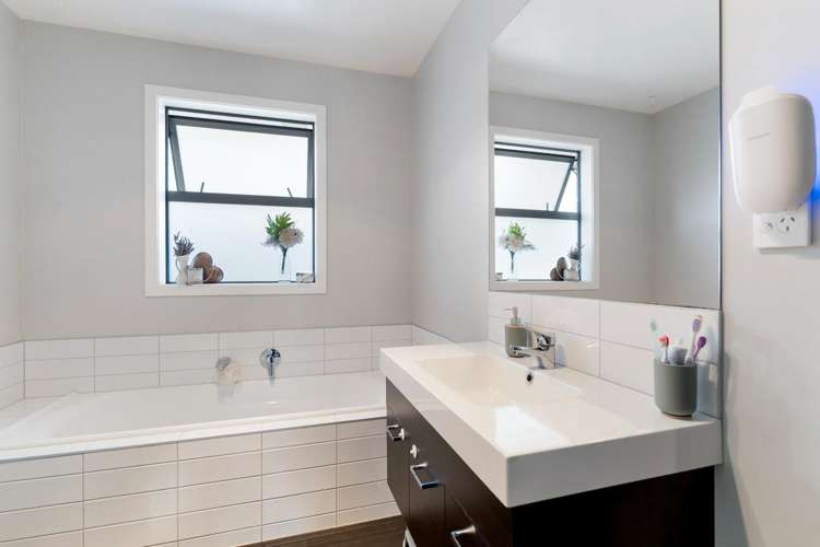 6 Austin Reid Avenue Carterton_18