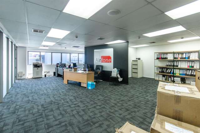 3/55 Barrys Point Road Takapuna_2