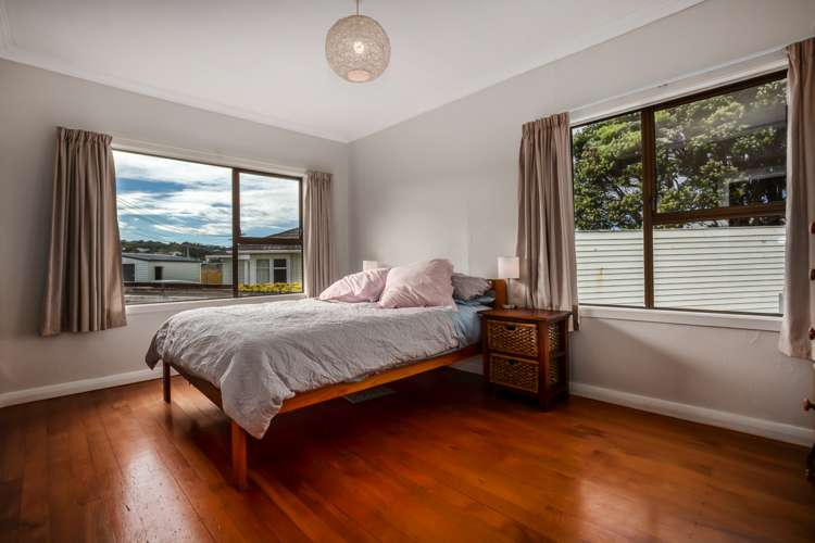 1 Bay Drive Titahi Bay_6