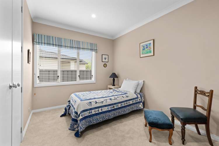 13 Heynes Place Clive_13