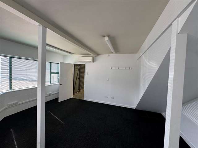 Unit 1, 22 Railway Avenue Alicetown_3