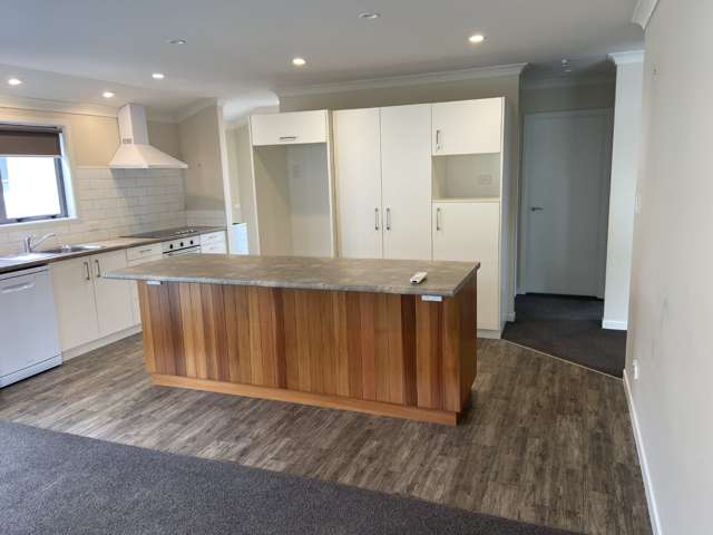 1013a Beatty Street 10490_1