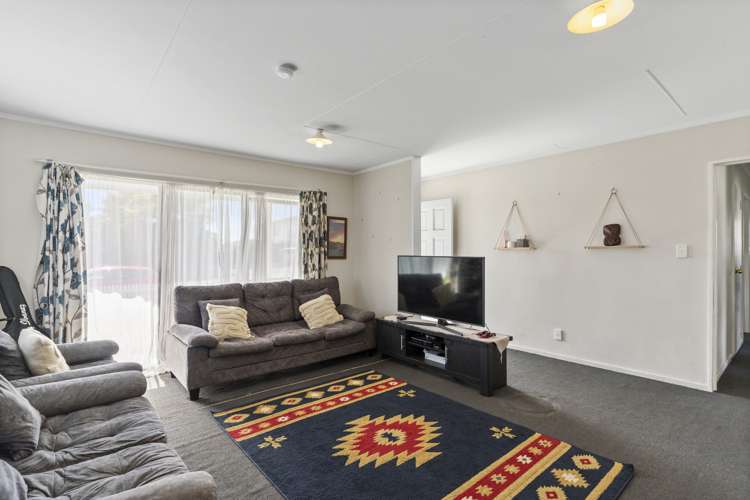 84 Maplesden Drive Clendon Park_5