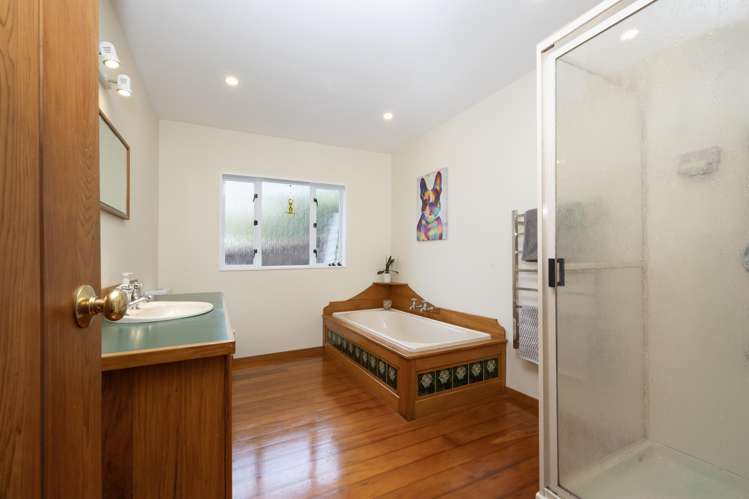 156 Piha Road Piha_22