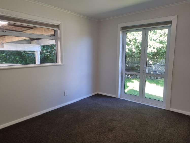 9 Dixon Road 11062_8