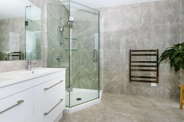 77 Bonair Crescent Silverdale_12