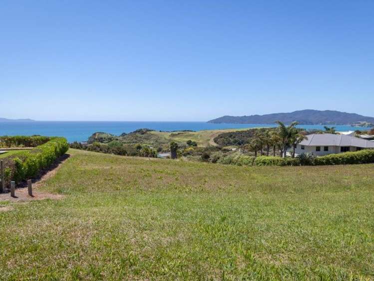 32 Eagles Way Cable Bay_14