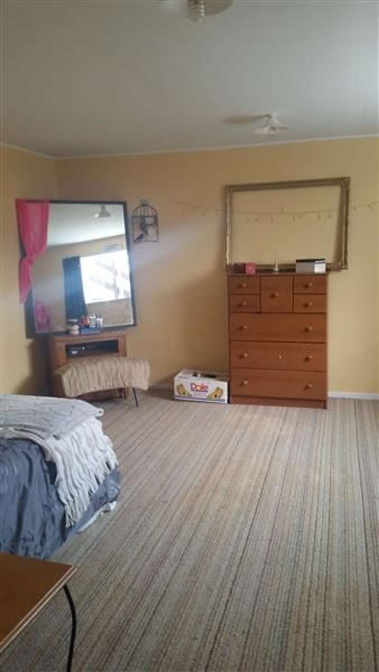 15 Clyde Carr Crescent Waimataitai_13