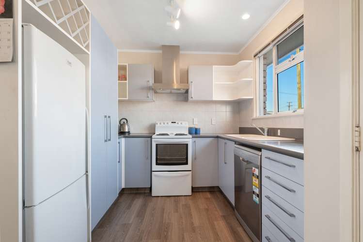 5 Moana Crescent Redwoodtown_4