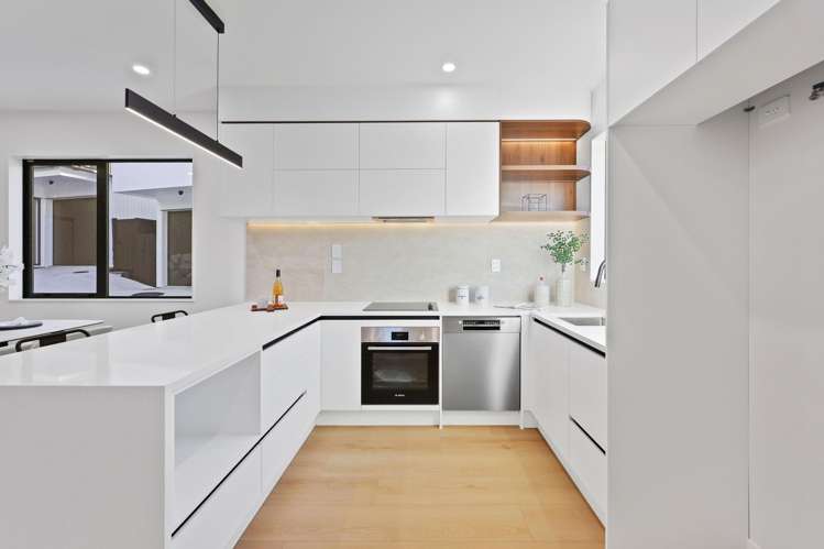 13B Meadway Sunnyhills_10
