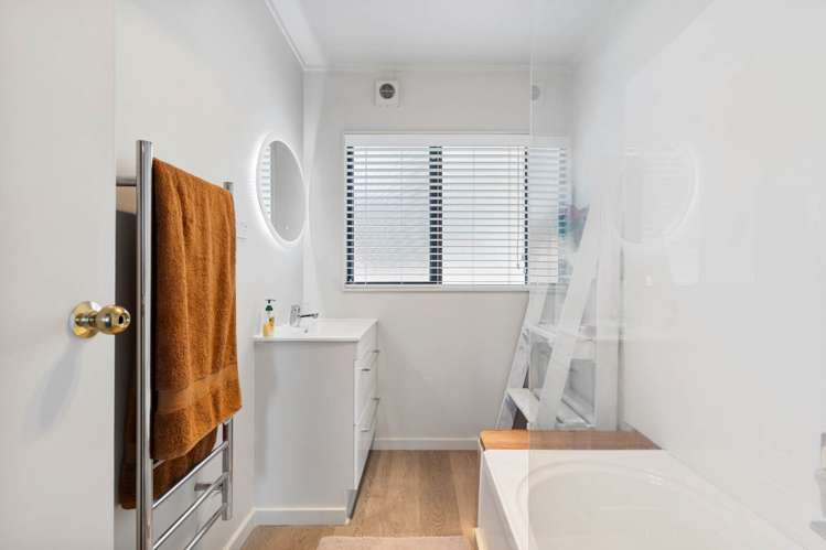 28 Meadowvale Rise Titirangi_12