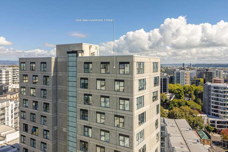 1702/38A Liverpool Street_3