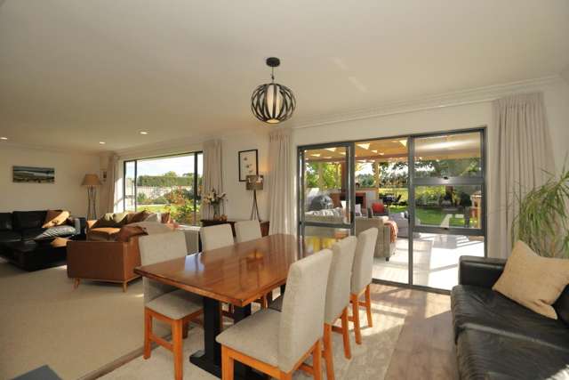 500 Mill Road North Roslyn Bush_2