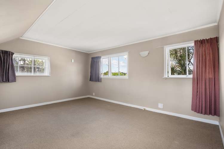 82 The Drive Epsom_18