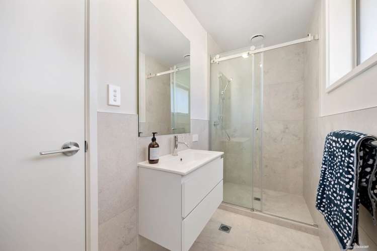 2/372 Lake Road Takapuna_16