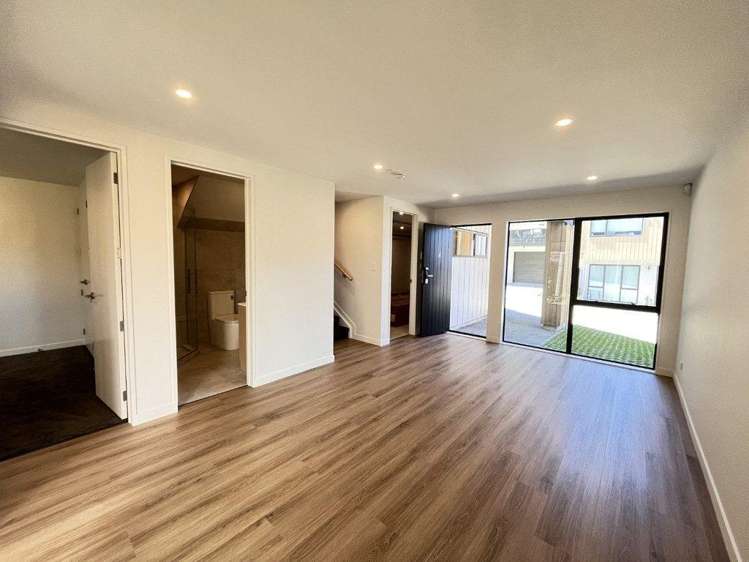 8 Irwin Lane Windsor Park_20