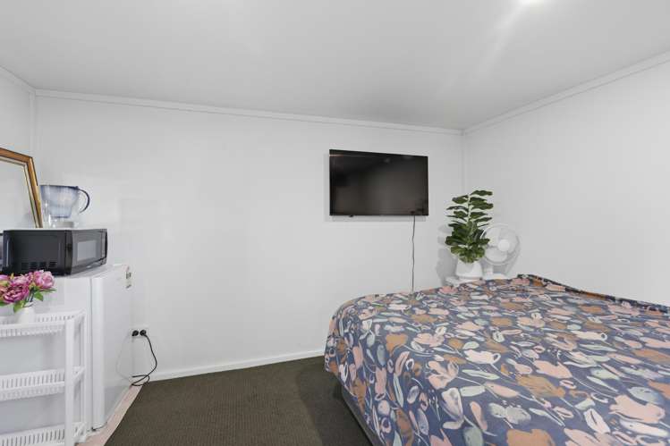 39 Thornlow Street Glendene_15
