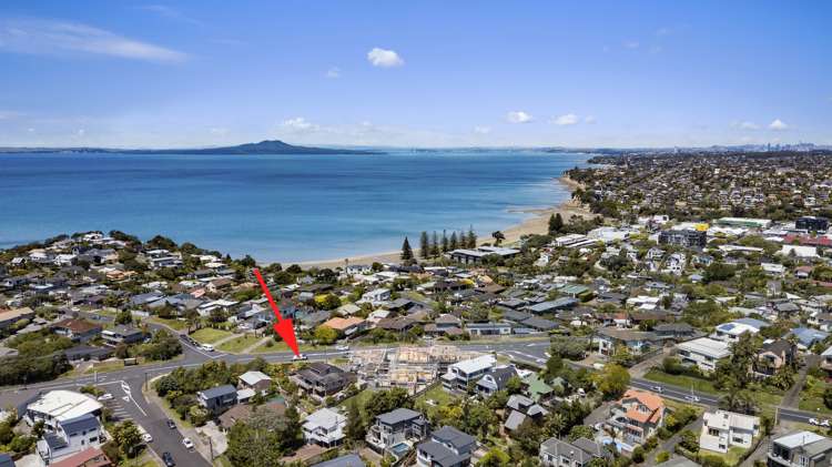 852 Beach Road Waiake_24