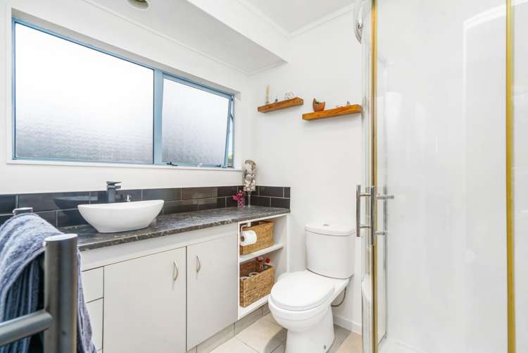 1 Caesar Roose Drive Glenview_10