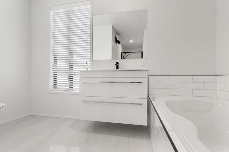 33 Marine Corps Drive Solway_8