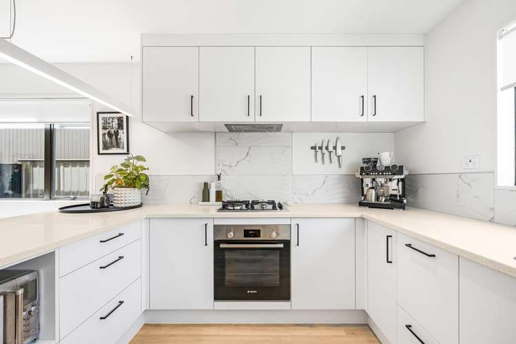 14b Kelwyn Road Kelston_28