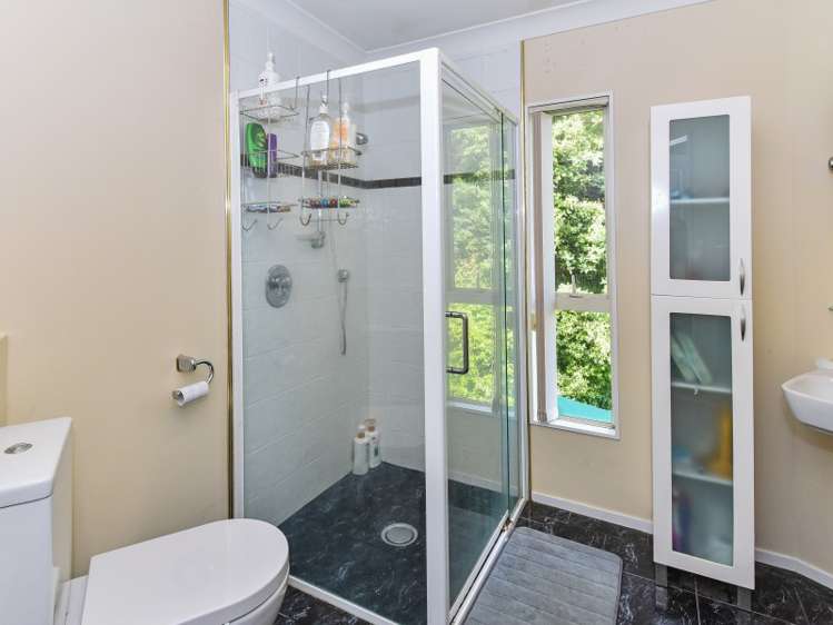 29 Silkwood Grove Totara Heights_6