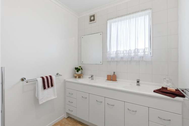 23A Bens Place Springvale_8