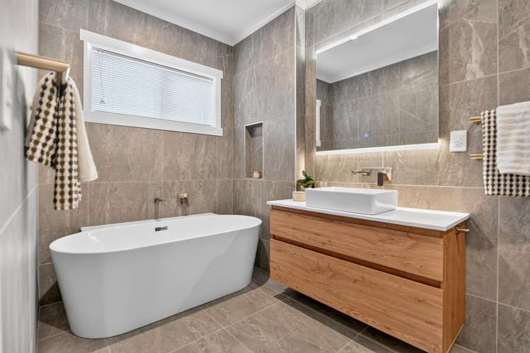 92 Maanihi Drive Rototuna North_22