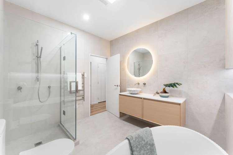 242E West Hoe Heights Orewa_16