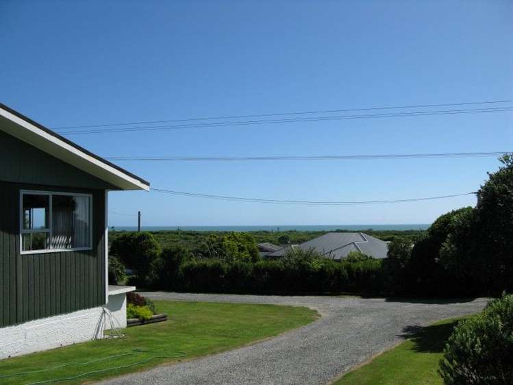 415 Main South Road Paroa_13