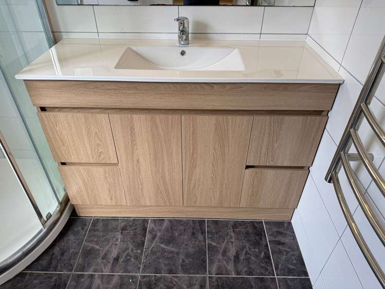 3 Askerne Drive Flat Bush_18