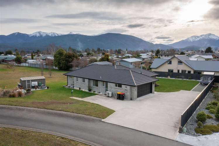 25 Tawera Place Te Anau_25