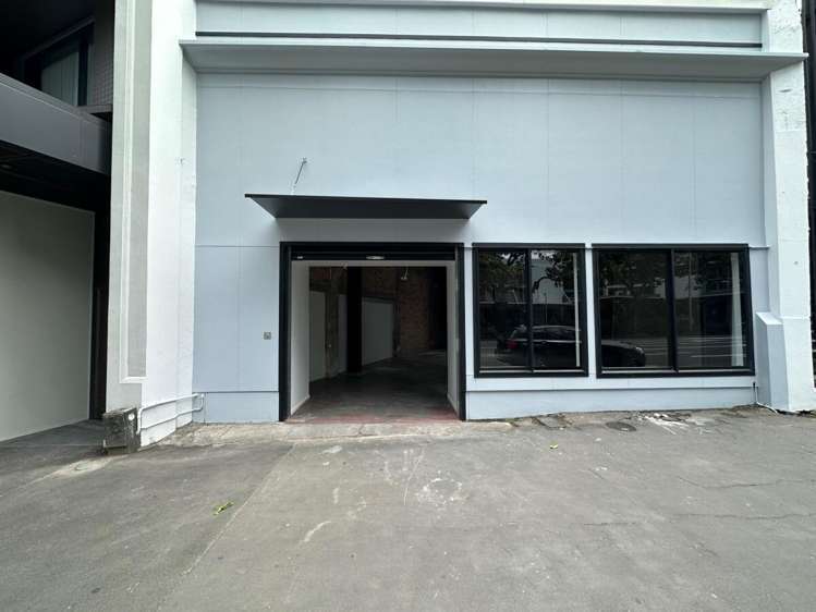 27 Beach Road City Centre_9