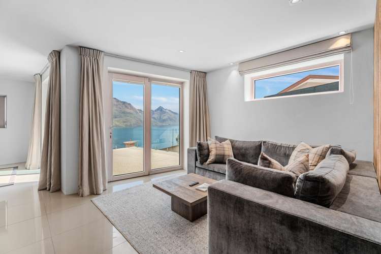 32 Edinburgh Drive Queenstown_24