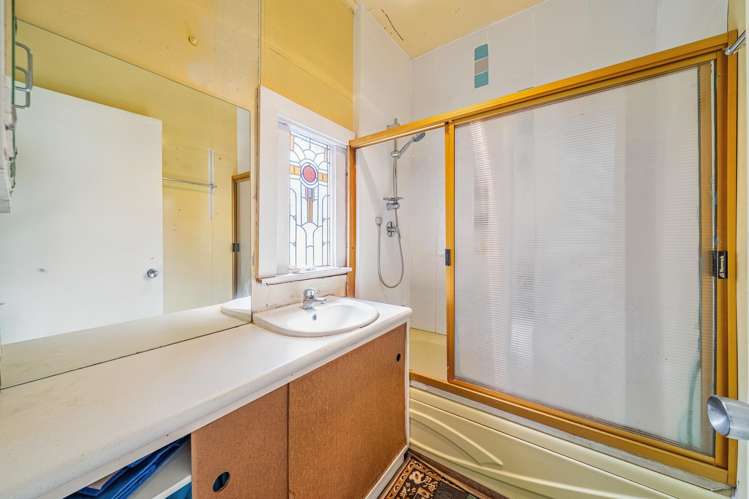 47 Riddlers Crescent Petone_9