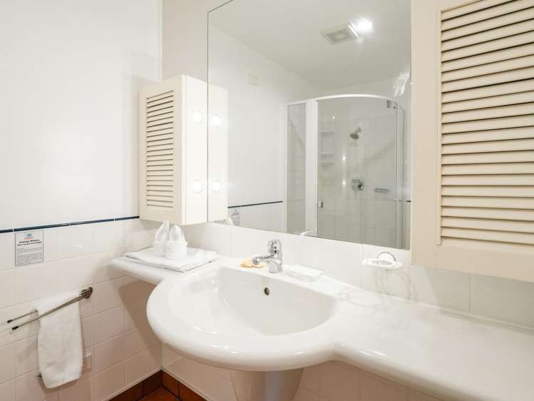 85C Beach Road Akaroa_17