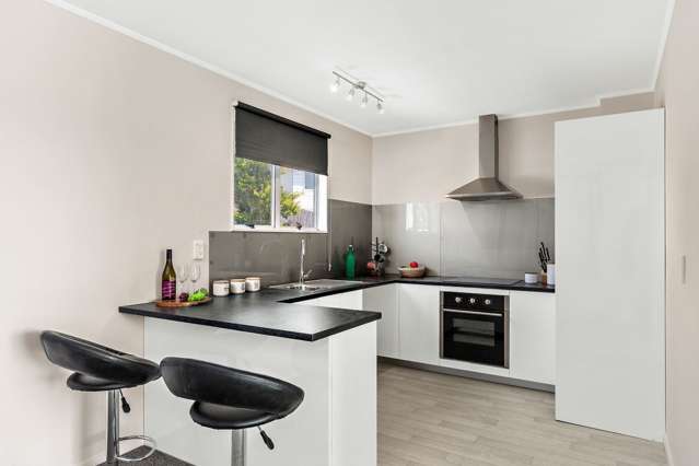 24 Halloran Place Massey_3