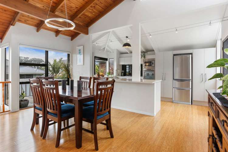 2/5 Sharon Road Waiake_6